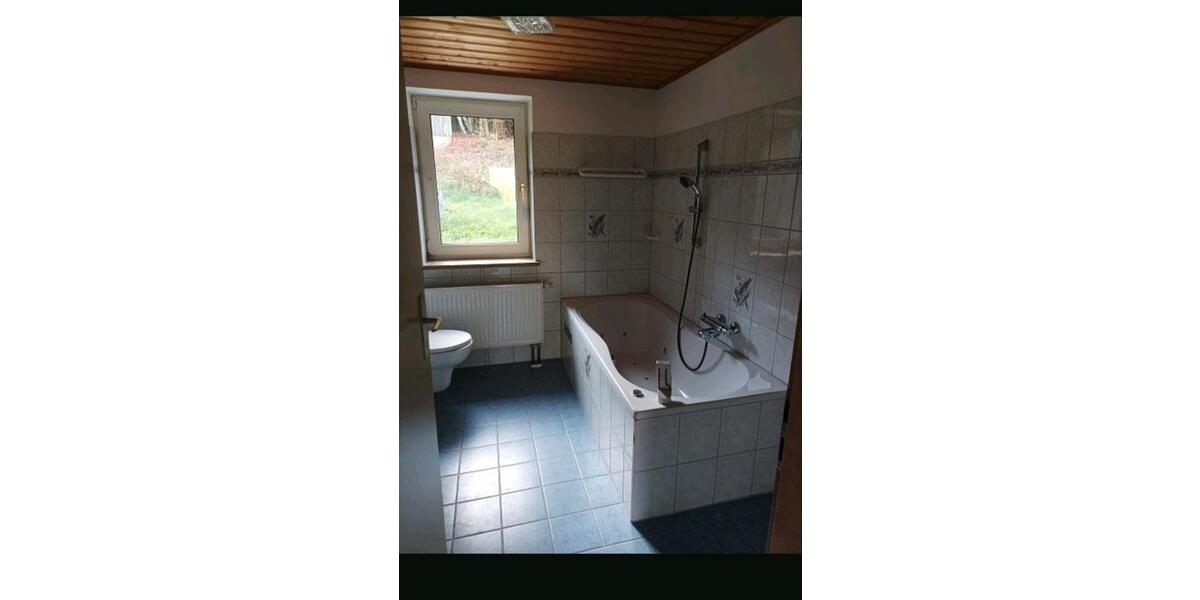 Einfamilienhaus Röslau - 8 Zimmer, 180 m&sup2;, 112.000&euro; | Angebot:23501563