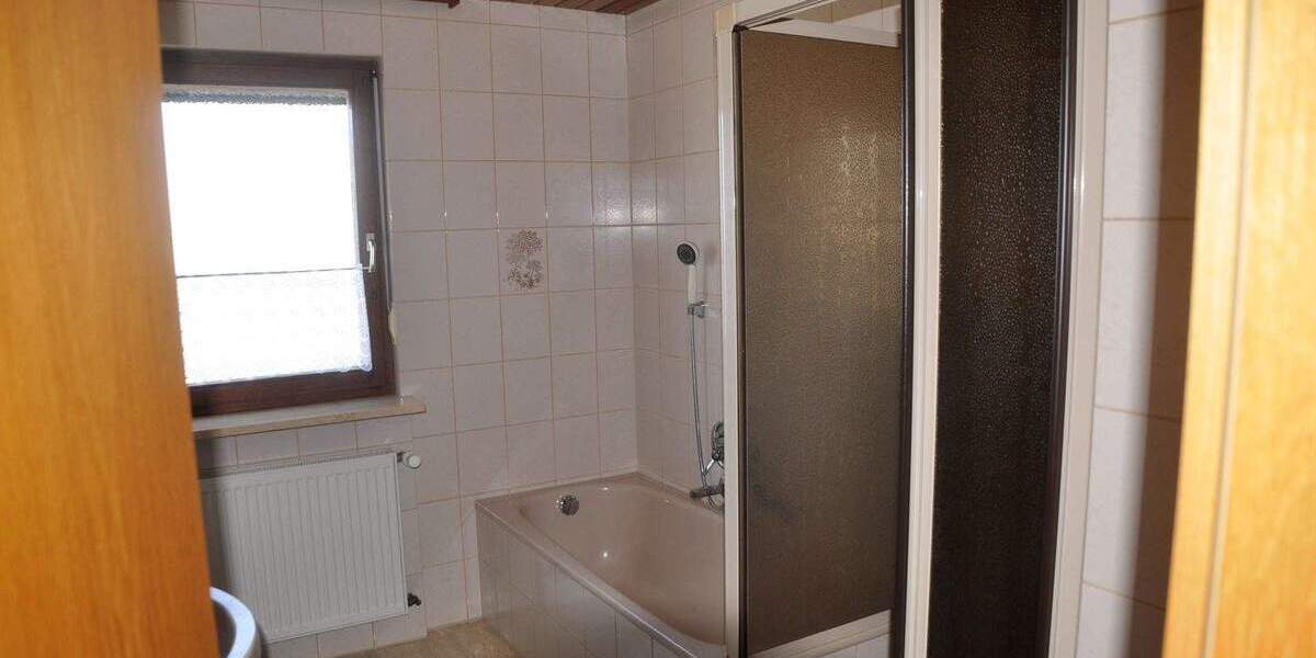 Mehrfamilienhaus, Wohnhaus Selb Plößberg - 7 Zimmer, 172 m&sup2;, 335.000&euro; | Angebot:25821886