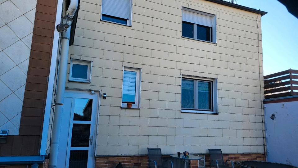 Doppelhaushälfte Röslau - 6 Zimmer, 135 m&sup2;, 95.000&euro; | Angebot:26060578