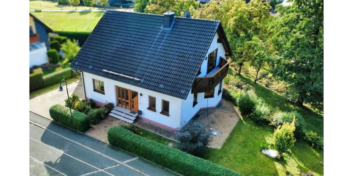Einfamilienhaus Bad Lobenstein - 7 Zimmer, 146 m&sup2;, 298.000&euro; | Angebot:24336882