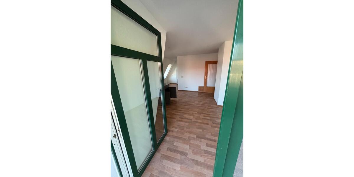 Dachgeschoßwohnung Naila - 3 Zimmer, 64 m&sup2;, 580&euro; | Angebot:26060932