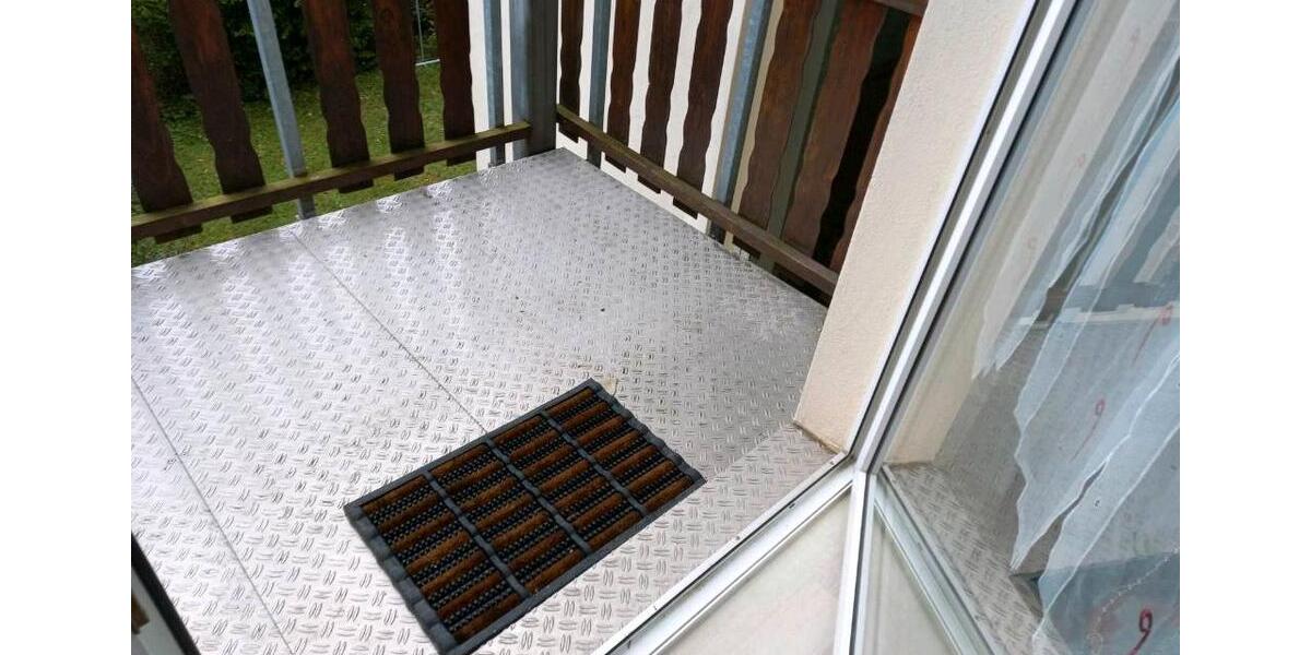 Etagenwohnung Plauen - 1 Zimmer, 37 m&sup2;, 320&euro; | Angebot:26038389