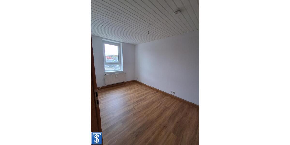 Etagenwohnung Plauen Altstadt - 3 Zimmer, 81 m&sup2;, 370&euro; | Angebot:24571773