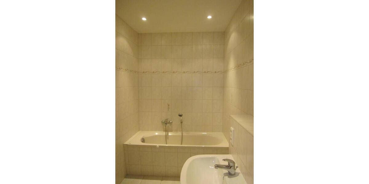 Etagenwohnung Plauen - 2 Zimmer, 60 m&sup2;, 360&euro; | Angebot:25143003