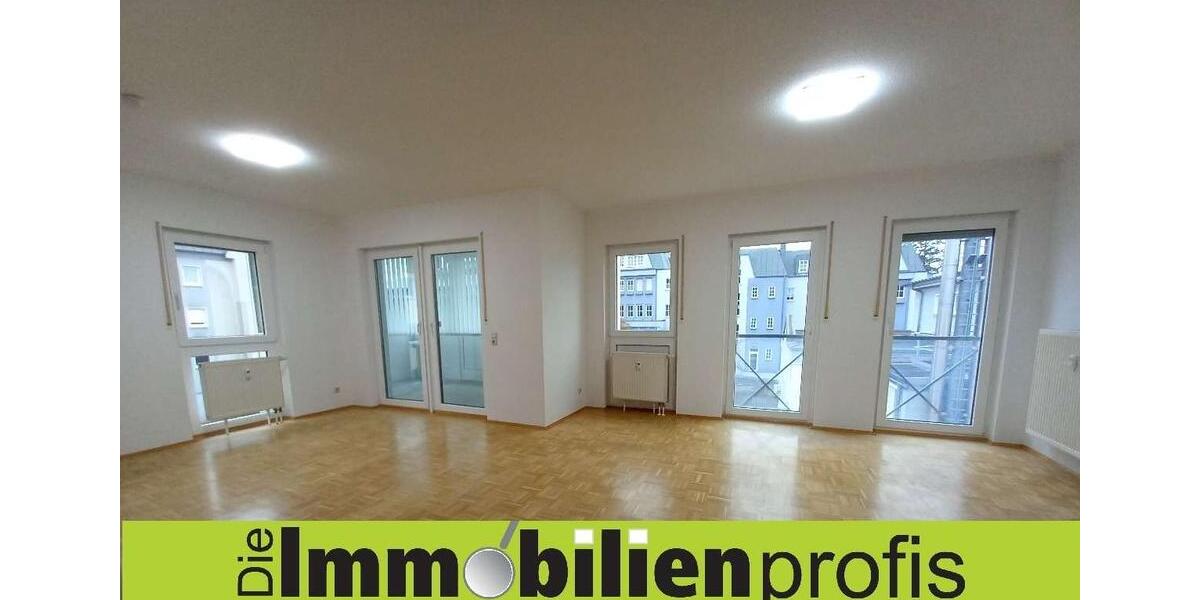 Etagenwohnung Hof Altstadt - 3 Zimmer, 100 m&sup2;, 890&euro; | Angebot:25257305