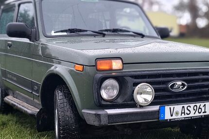 Lada Niva 89.101 km 9.199 &euro; Pausa 07952