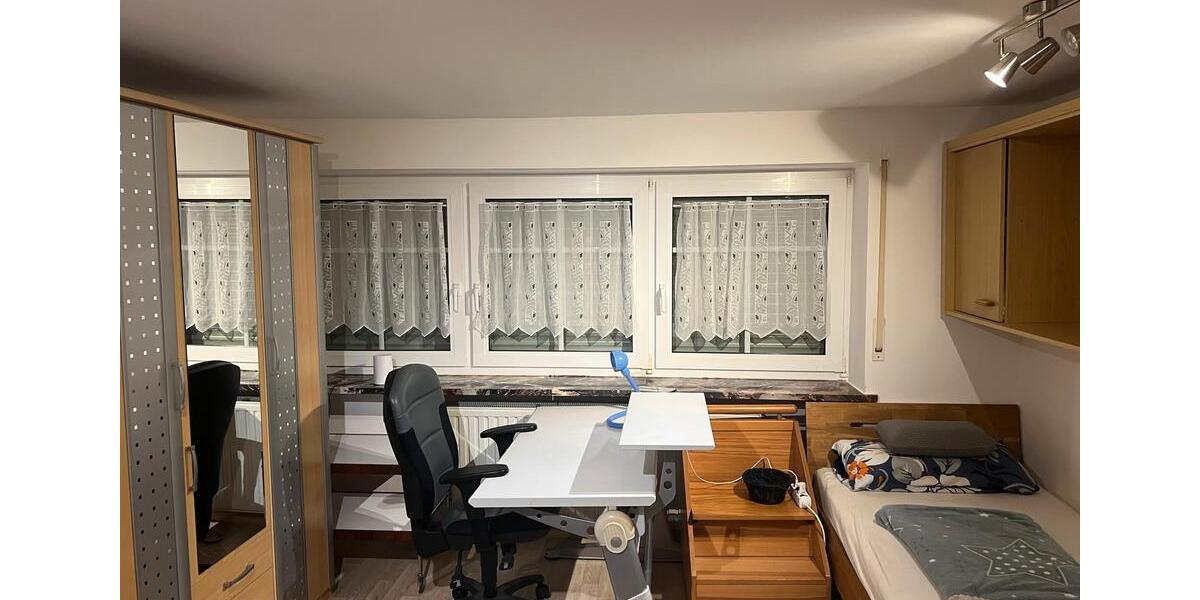 Etagenwohnung Hof Altstadt - 1 Zimmer, 27 m&sup2;, 408&euro; | Angebot:26002735