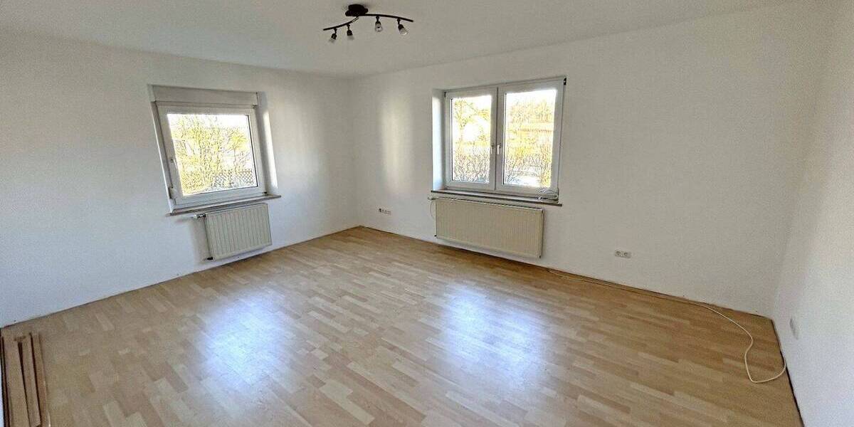 Mehrfamilienhaus, Wohnhaus Marktleugast - 6 Zimmer, 157 m&sup2;, 119.000&euro; | Angebot:26161307