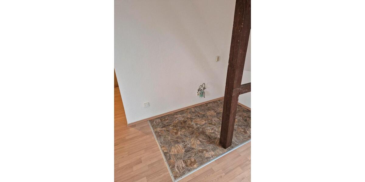 Dachgeschoßwohnung Plauen - 2 Zimmer, 39 m&sup2;, 390&euro; | Angebot:24444214