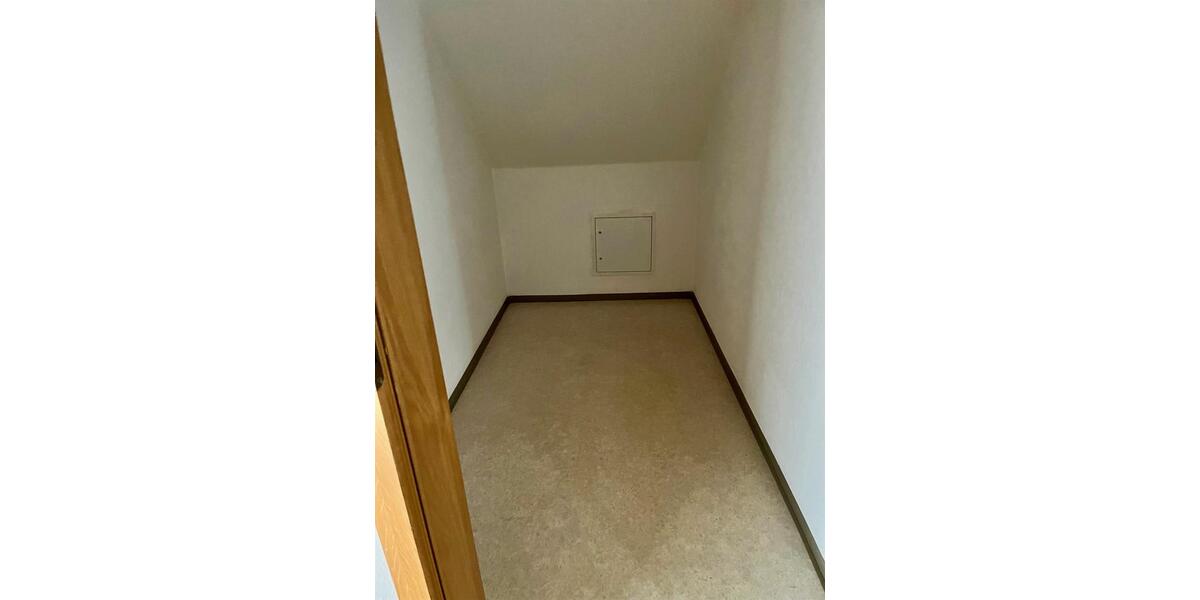 Etagenwohnung Oelsnitz (Vogtland) - 2 Zimmer, 51 m&sup2;, 278&euro; | Angebot:26024570
