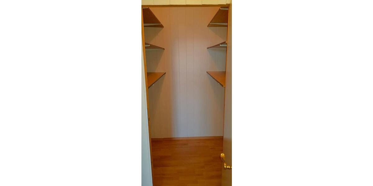 Dachgeschoßwohnung Plauen Altstadt - 1 Zimmer, 25 m&sup2;, 220&euro; | Angebot:26132618