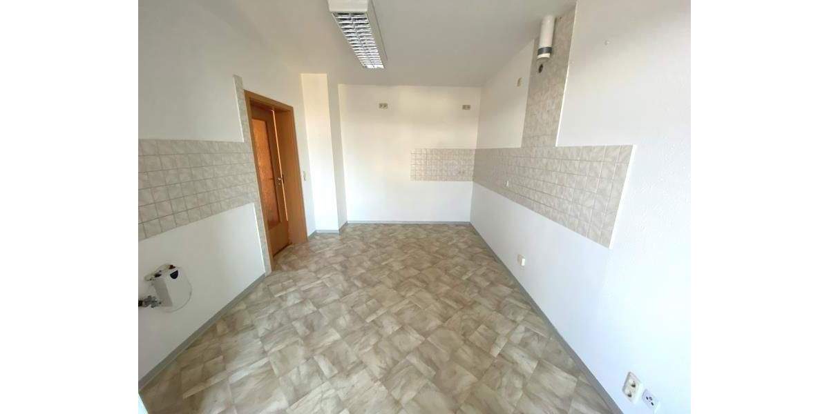 Etagenwohnung Plauen Ostvorstadt - 2 Zimmer, 74 m&sup2;, 370&euro; | Angebot:25776512