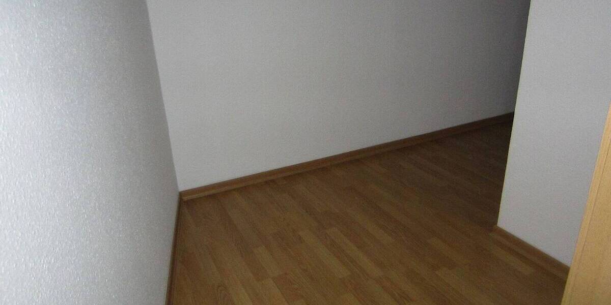 Etagenwohnung Plauen Haselbrunn - 2 Zimmer, 50 m&sup2;, 275&euro; | Angebot:25687457