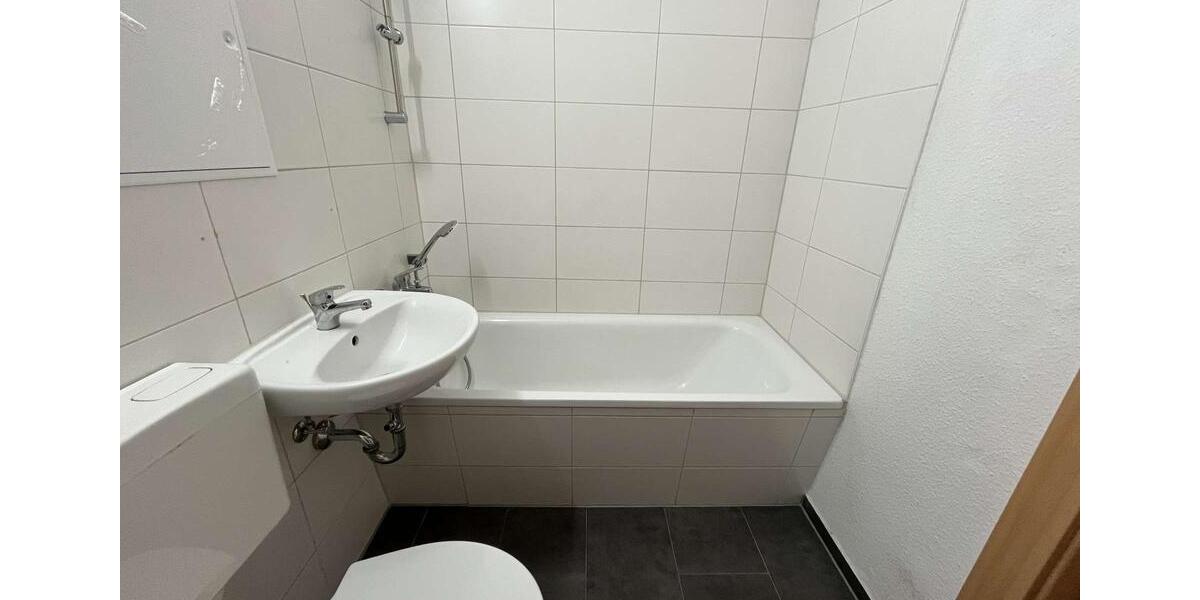 Etagenwohnung Plauen Alt Chrieschwitz - 1 Zimmer, 40 m&sup2;, 240&euro; | Angebot:23913875