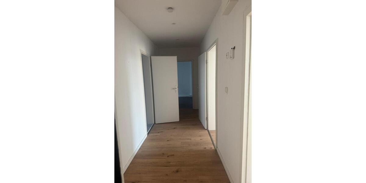 Etagenwohnung Plauen Bahnhofsvorstadt - 3 Zimmer, 86 m&sup2;, 450&euro; | Angebot:25855312