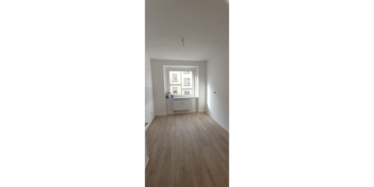 Etagenwohnung Plauen Alt Chrieschwitz - 2 Zimmer, 47 m&sup2;, 215&euro; | Angebot:25432220