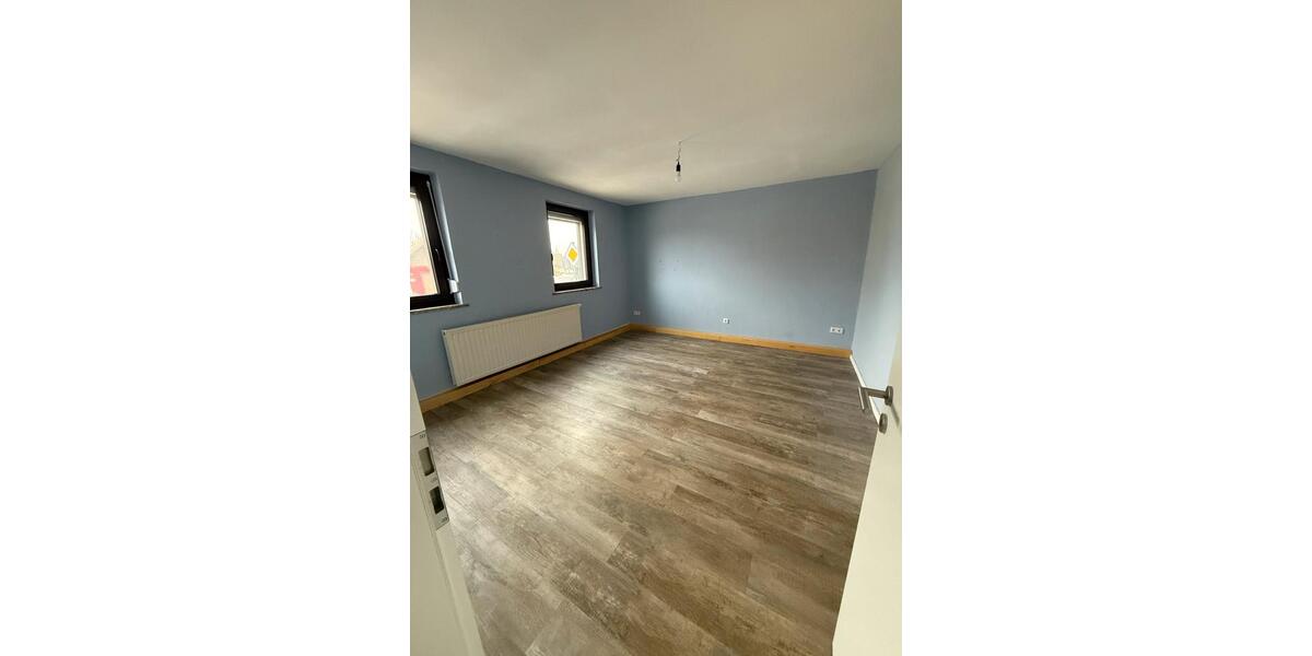 Einfamilienhaus Nordhalben - 6 Zimmer, 169 m&sup2;, 750&euro; | Angebot:25102991