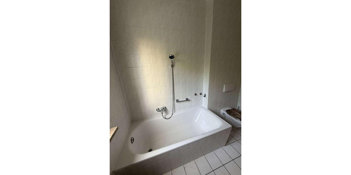 Etagenwohnung Plauen - 2 Zimmer, 66 m&sup2;, 328&euro; | Angebot:24587970