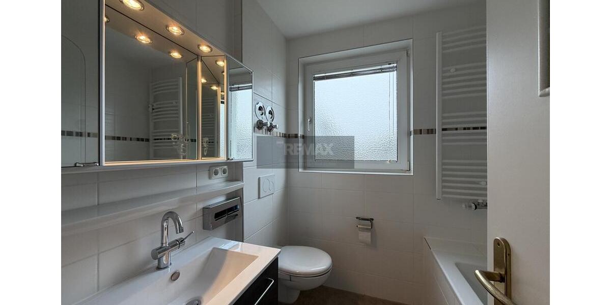 Etagenwohnung Lichtenberg - 3 Zimmer, 80 m&sup2;, 600&euro; | Angebot:25160181