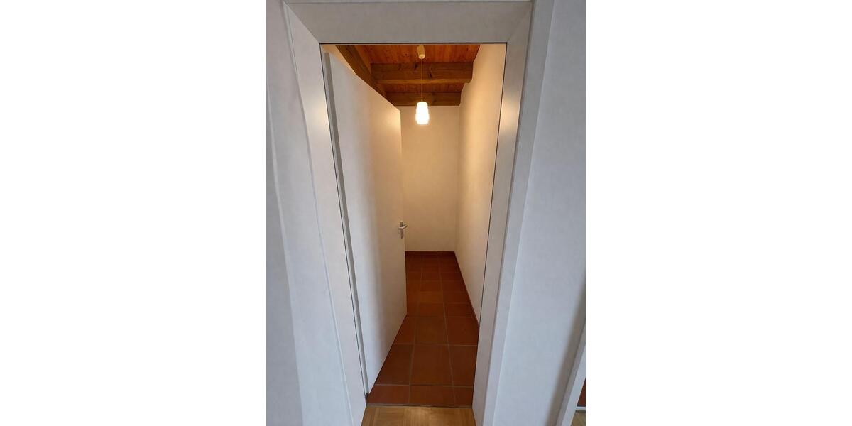 Dachgeschoßwohnung Naila - 3 Zimmer, 79 m&sup2;, 510&euro; | Angebot:26035500