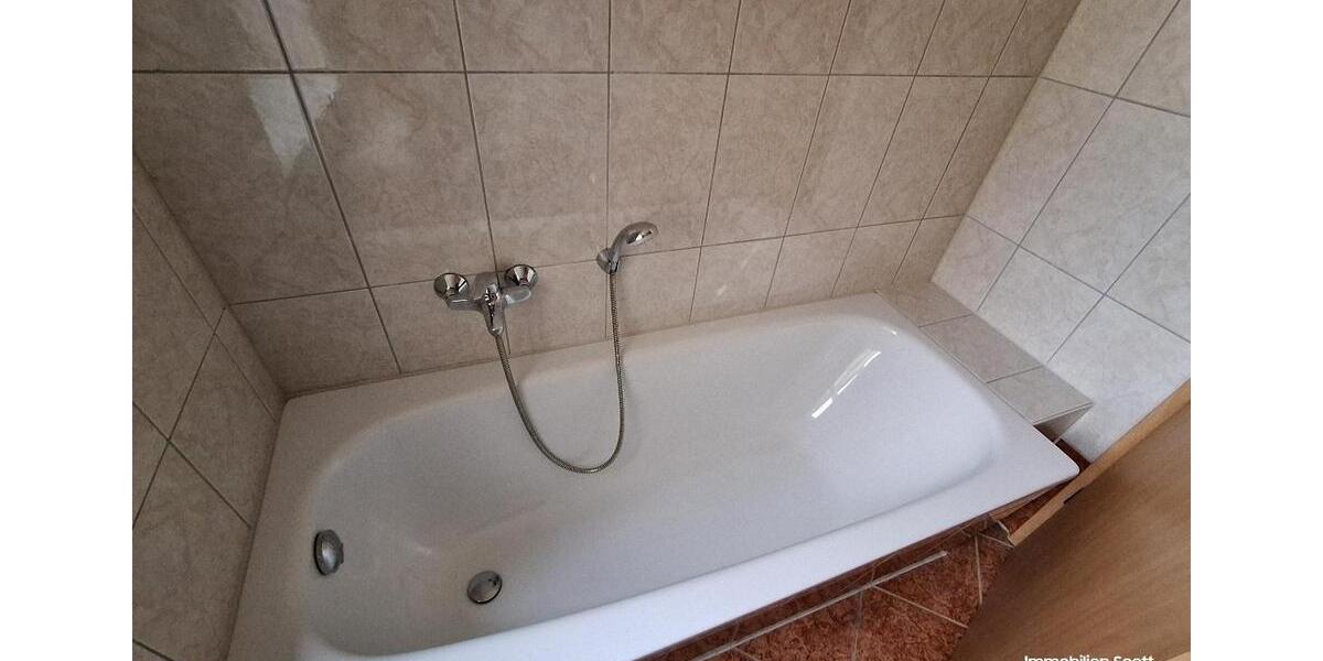 Etagenwohnung Plauen Altstadt - 1 Zimmer, 32 m&sup2;, 180&euro; | Angebot:24184559