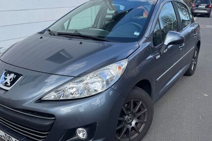 Peugeot 207 152.000 km 2.400 &euro; Selb 95100