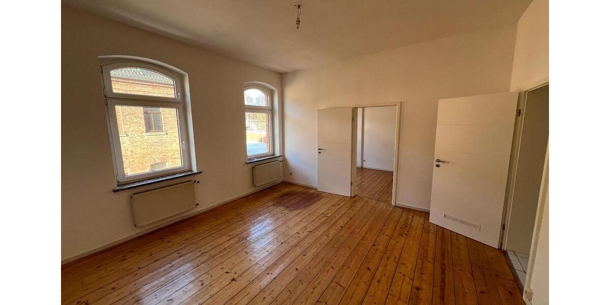 Etagenwohnung Oelsnitz (Vogtland) - 2 Zimmer, 50 m&sup2;, 245&euro; | Angebot:24102656