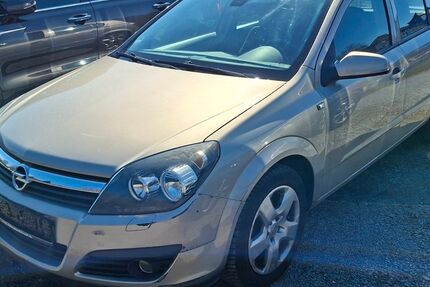 Opel Astra 136.000 km 2.690 &euro; Naila 95119