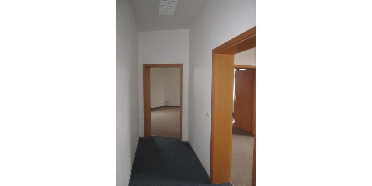 Etagenwohnung Plauen Altstadt - 5 Zimmer, 150 m&sup2;, 750&euro; | Angebot:25349247