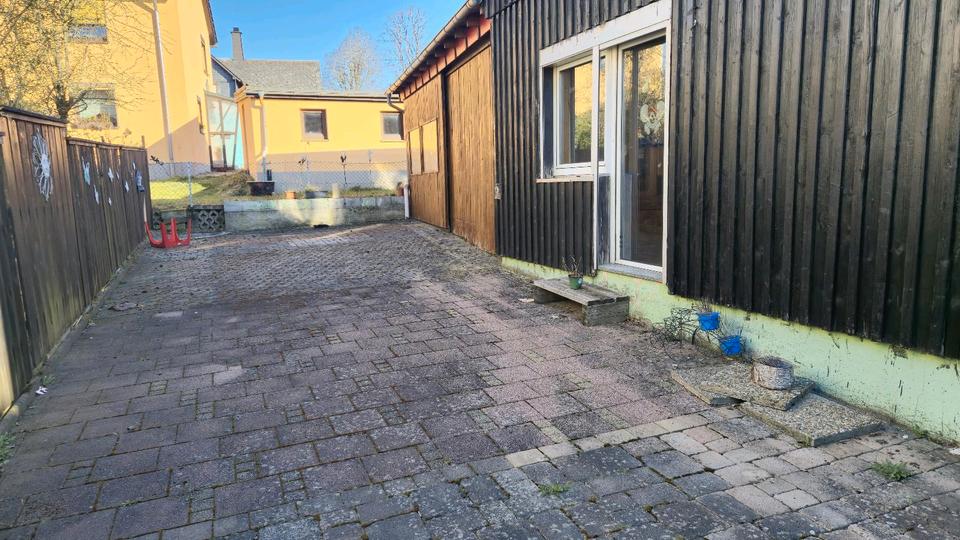 Einfamilienhaus Nordhalben - 6 Zimmer, 240 m&sup2;, 45.000&euro; | Angebot:26022807