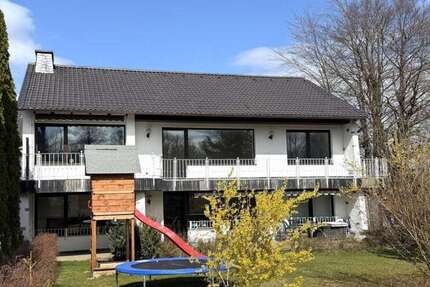 Haus Lichtenberg - 10 Zimmer, 440 m&sup2;, 350.000&euro; | Angebot:25108254