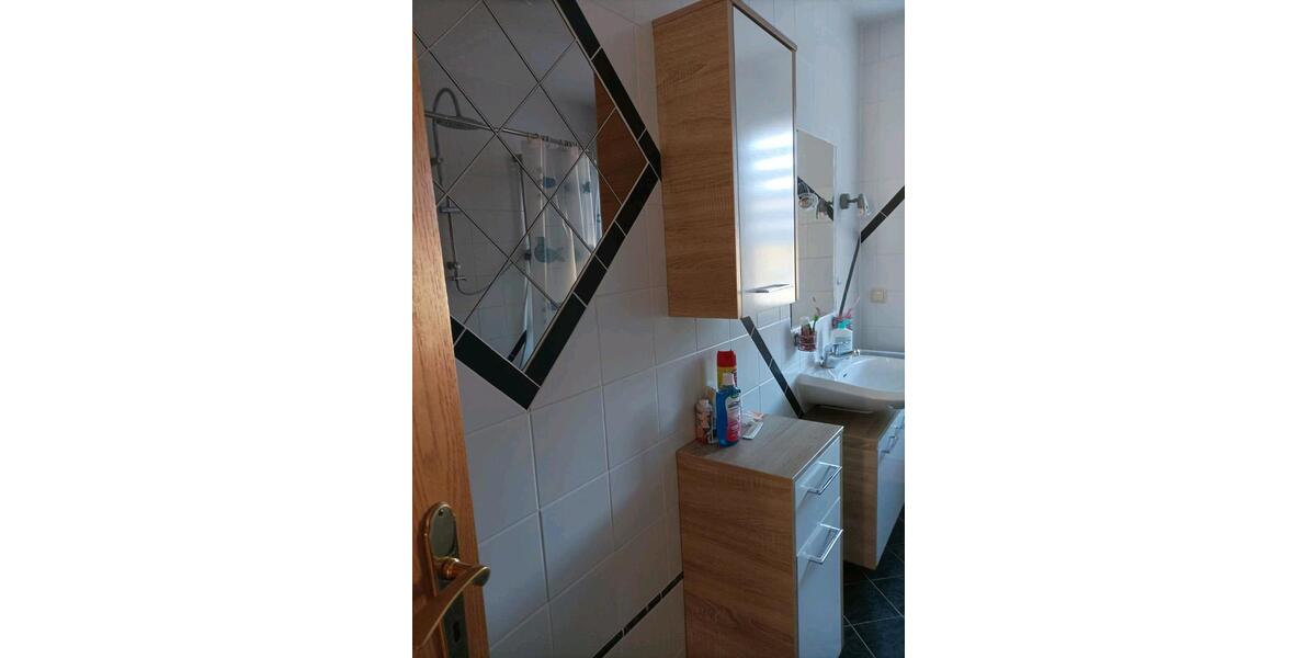 Erdgeschoßwohnung Weischlitz - 3 Zimmer, 69 m&sup2;, 56.000&euro; | Angebot:26522960