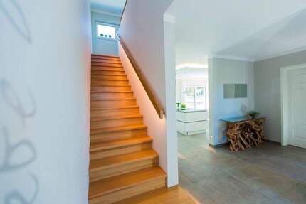 Gewerbeobjekt Münchberg - 8 Zimmer, 407 m&sup2;, 815.000&euro; | Angebot:25680301