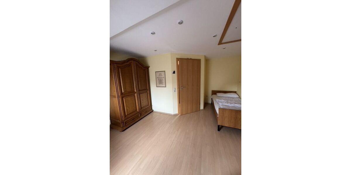 Provisionsfrei* Kernsaniertes Reihenmittelhaus in Kirchenlamitz - sehr gepflegt, sofort bezugsbereit - Reihenmittelhaus Kirchenlamitz Hohenbuch | Angebot:23381744