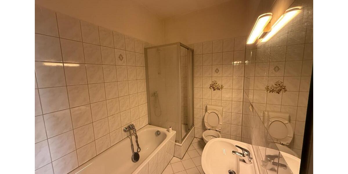 Etagenwohnung Plauen - 3 Zimmer, 96 m&sup2;, 480&euro; | Angebot:25887081