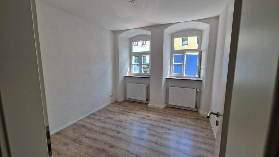 Etagenwohnung Lichtenberg - 3 Zimmer, 74 m&sup2;, 500&euro; | Angebot:25281016