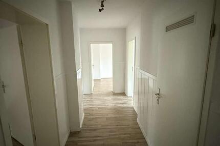 Wohnung Plauen - 3 Zimmer, 77 m&sup2;, 354&euro; | Angebot:24461833