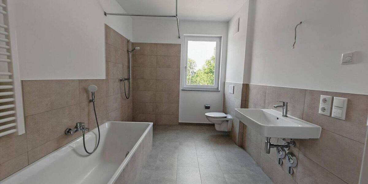 Etagenwohnung Oberkotzau - 4 Zimmer, 90 m&sup2;, 738&euro; | Angebot:26874116