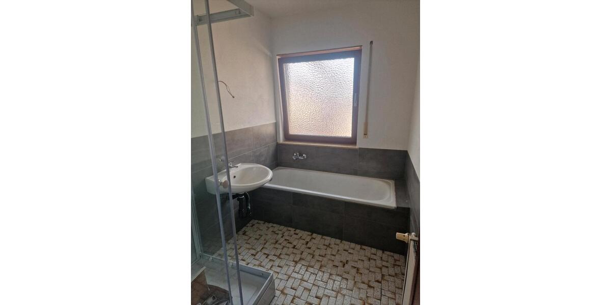 Erdgeschoßwohnung Sparneck - 4 Zimmer, 83 m&sup2;, 950&euro; | Angebot:25993357