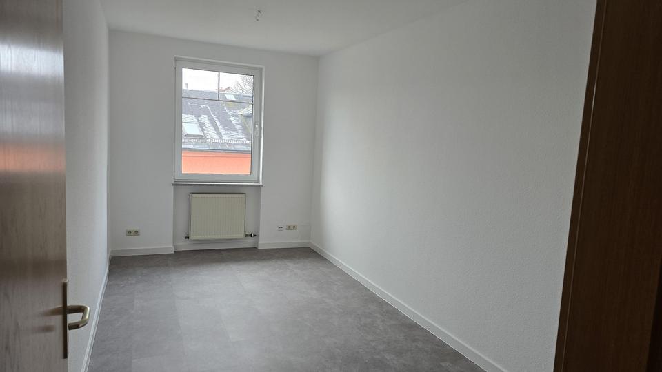 Dachgeschoßwohnung Adorf/Vogtland Vogtland - 3 Zimmer, 89 m&sup2;, 550&euro; | Angebot:24015042