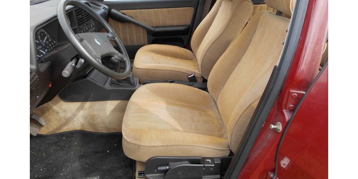 Lancia Thema ie Turbo 1. Serie 99.000 km 9.999 &euro; Kirchenlamitz 95153