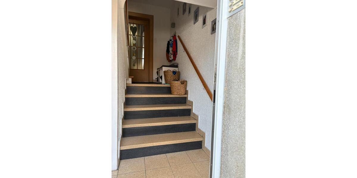 Doppelhaushälfte Helmbrechts - 8.5 Zimmer, 170 m&sup2;, 298.000&euro; | Angebot:26962060