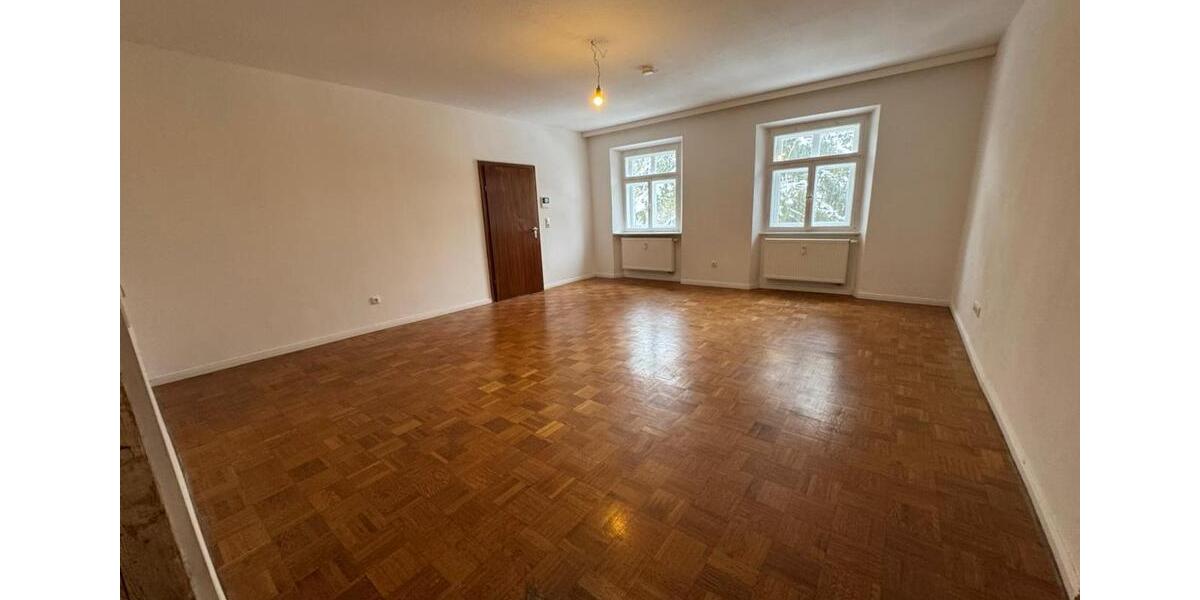 Etagenwohnung Hof Altstadt - 4.5 Zimmer, 100 m&sup2;, 850&euro; | Angebot:26000190