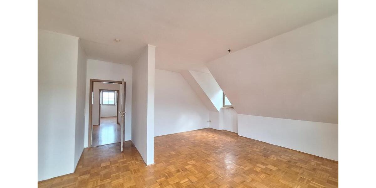 Etagenwohnung Hof Neuhof - 3 Zimmer, 80 m&sup2;, 600&euro; | Angebot:25804394