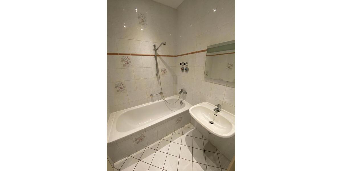 Etagenwohnung Plauen - 2 Zimmer, 60 m&sup2;, 330&euro; | Angebot:24522429