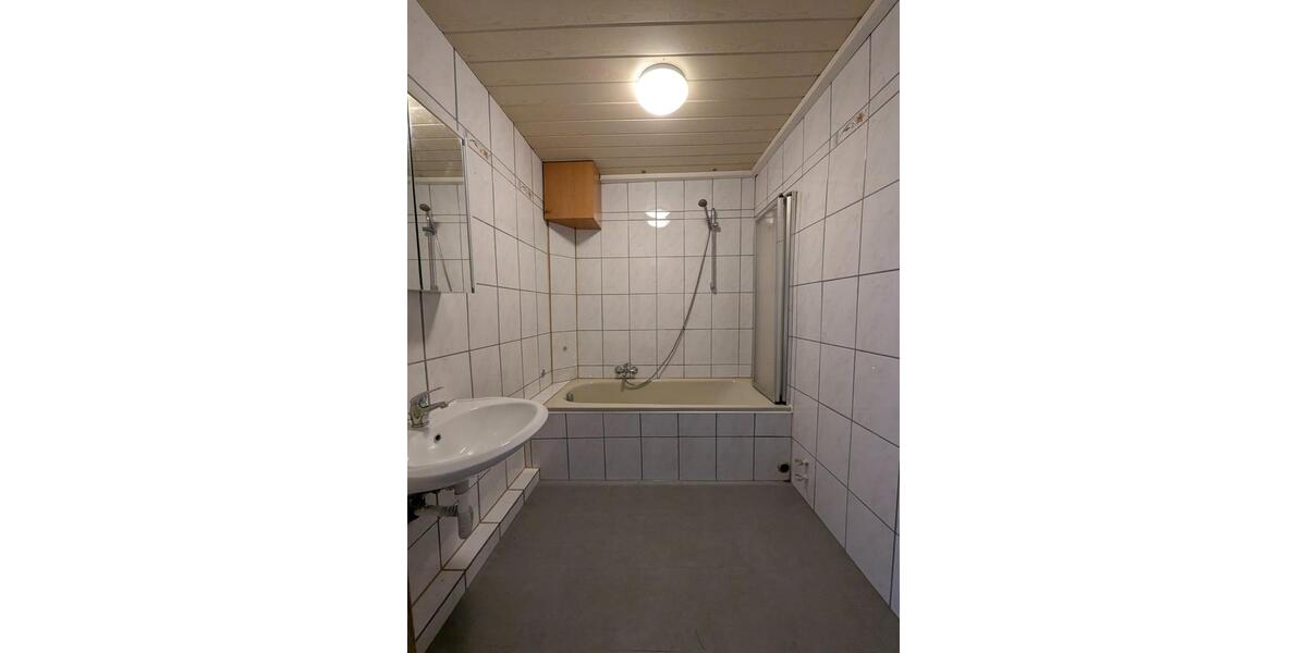 Etagenwohnung Hof Christiansreuth - 3 Zimmer, 85 m&sup2;, 595&euro; | Angebot:25395578