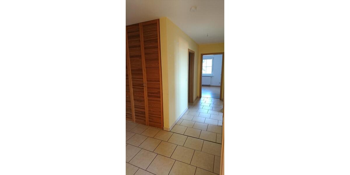 Etagenwohnung Berg - 3 Zimmer, 80 m&sup2;, 581&euro; | Angebot:25978812
