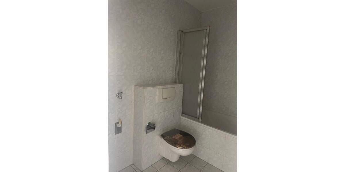 Etagenwohnung Plauen Preißelpöhl - 2 Zimmer, 78 m&sup2;, 429&euro; | Angebot:25662572