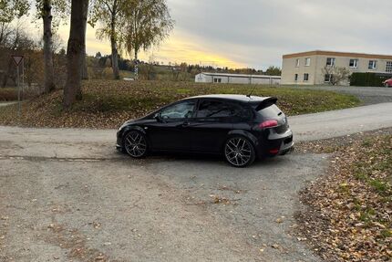 Seat Leon 46.900 km 15.999 &euro; Markneukirchen 08258