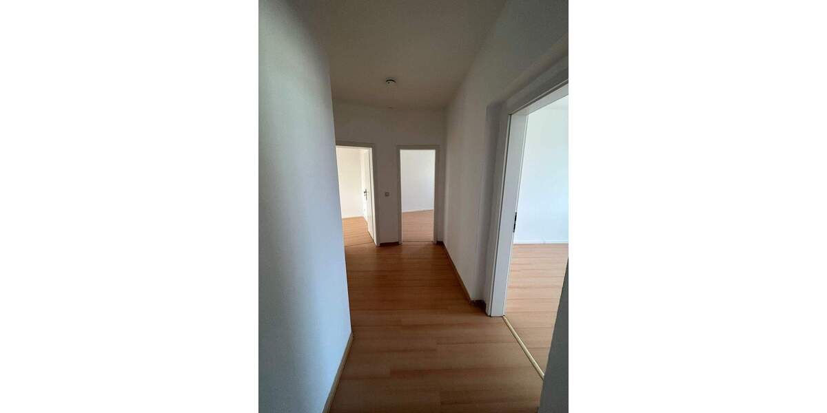 Etagenwohnung Plauen Stadtmitte - 2 Zimmer, 69 m&sup2;, 320&euro; | Angebot:26092028